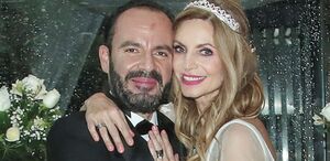 La imagen muestra a Manola Díez y su esposo Alejandro Gamboa, durante la celebración de su boda, el pasado sábado 28 de junio de 2025.