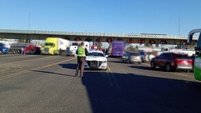 Piperos realizan una protesta en la caseta de cobro de Tepotzotlán de la autopista México-Querétaro, en el Estado de México.
