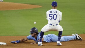Los Toronto Blue Jays vencieron 6-1 a Los Angeles Dodgers para tomar la delantera por 3-2 en el quinto juego de la serie de la LMB 2025.