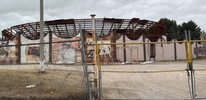 La Plaza de Toros Armillita luce descuidada  desde su exterior, por lo que ya empezaron con la demolición.