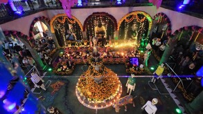 Tlaquepaque decidieron combinar la pasión del futbol con la esencia del Día de Muertos como homenaje al deporte, cultura y memoria colectiva.