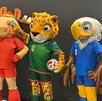 El Gigante de Acero tuvo una probadita de lo que se vivirá en el próximo mes de junio en el 2026 con la visita de las mascotas oficiales para la Copa del Mundo. El Gigante de Acero tuvo una probadita de lo que se vivirá en el próximo mes de junio en el 2026 con la visita de las mascotas oficiales para la Copa del Mundo.