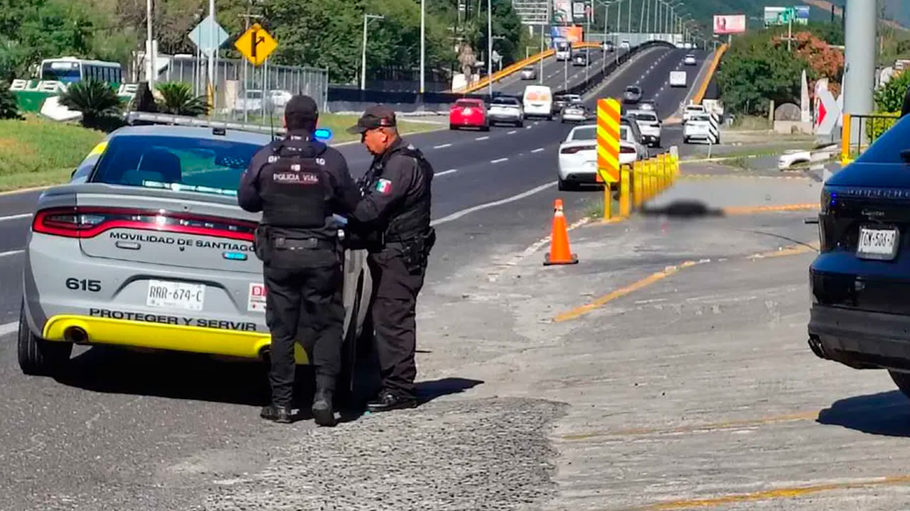 Un trabajador de un negocio de canteras perdió la vida al ser atropellado por una camioneta, justo afuera de su centro de labores en Santiago, Nuevo León.