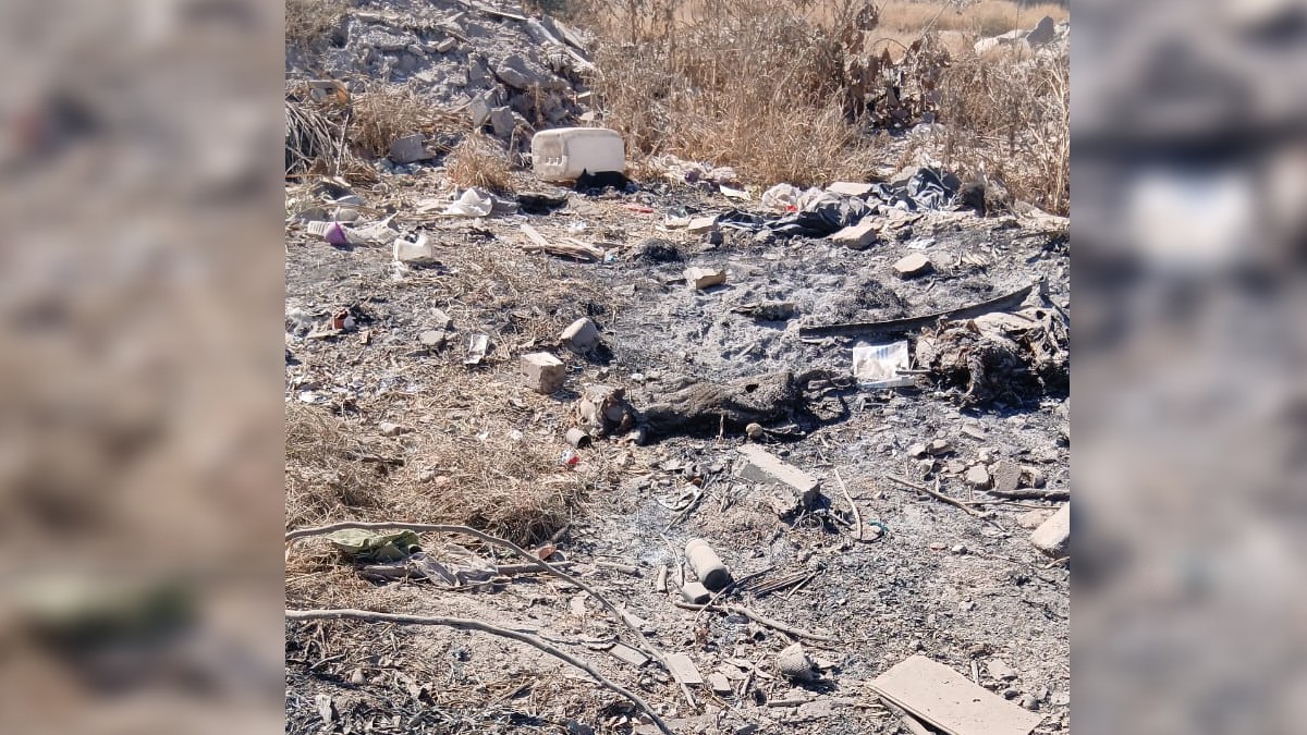 Lote baldío de colonia Jardines San Agustín, donde dos perros fueron quemados vivos, exponiendo la terrible crueldad que se vive en la Comarca Lagunera Lote baldío de colonia Jardines San Agustín, donde dos perros fueron quemados vivos, exponiendo la terrible crueldad que se vive en la Comarca Lagunera