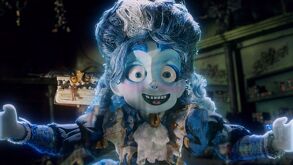 Ella es Frankelda, la joven fantasma, escritora del siglo XIX, protagonista de la serie creada por Roy y Arturo Ambriz en 2021, para la plataforma HBO MAX