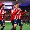 Armando 'Hormiga' González festejando con sus compañeros en Chivas uno de sus goles en el Clásico Tapatío. Armando 'Hormiga' González festejando con sus compañeros en Chivas uno de sus goles en el Clásico Tapatío.
