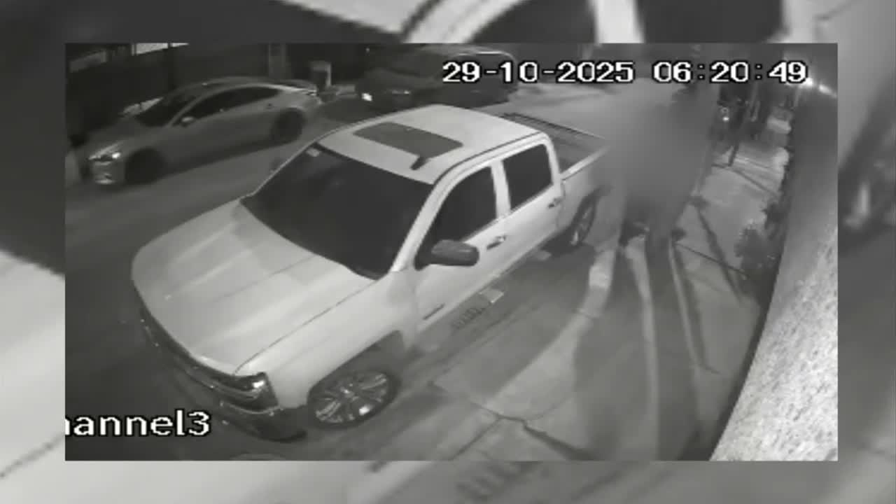 Vecinos de la colonia Xochimilco en el municipio de Guadalupe, Nuevo León, denunciaron el robo de una camioneta la mañana de este miércoles.