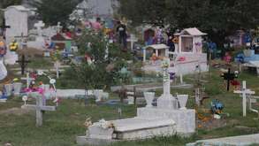 La celebración, más allá de la visita a los panteones, representa un momento de unión familiar