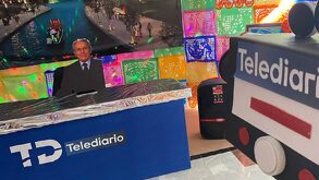 Escuelas regias honran al Arqui Benavides en altar de muertos