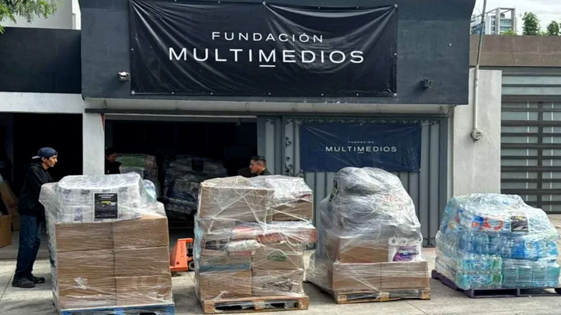La ayuda humanitaria será distribuida en coordinación con autoridades locales y organismos civiles para garantizar que llegue a los más afectados.
