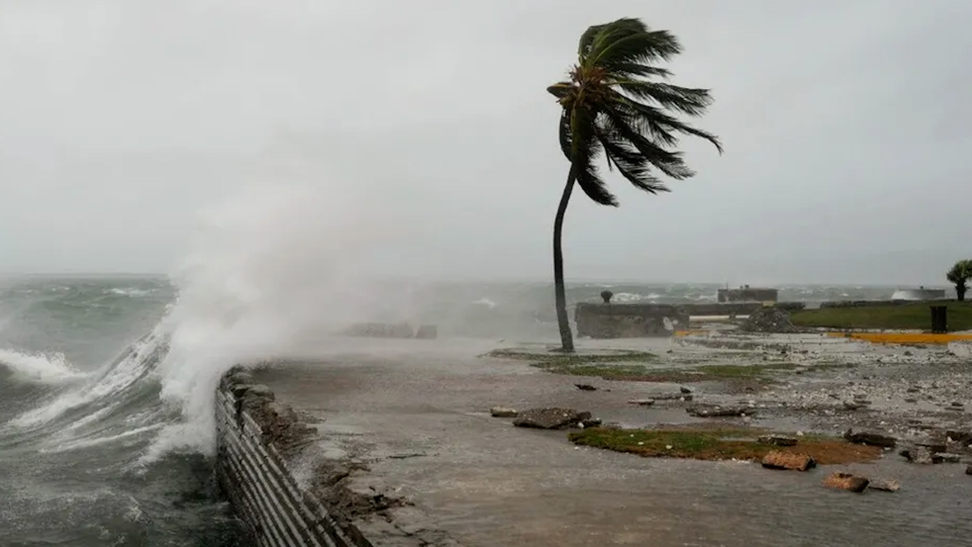 Este evento natural categoría cinco se convirtió en el tercer huracán más fuerte registrado en la historia del Caribe.