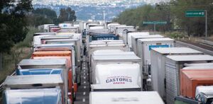 Tráfico detenido en la autopista México-Puebla.
