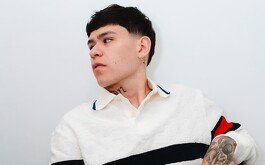 Junior H en una presentación en vivo