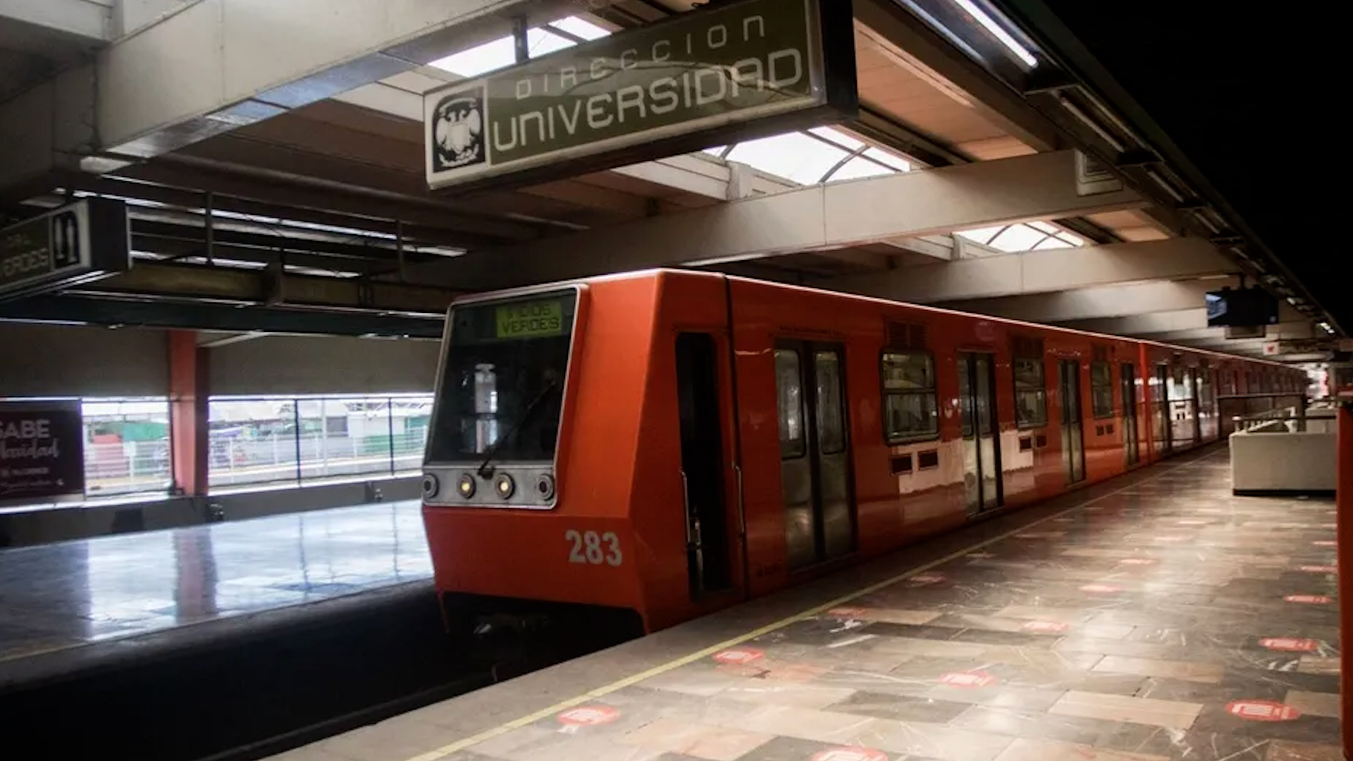 Según testimonios el percance se dio porque los oficiales le negaron el acceso gratuito a uno de los agresores.