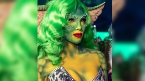 La artista mexicana deslumbró en su edición 2025 con una caracterización espectacular de 'Greta' durante su fiesta de Halloween que bautizó como 'Beliween'.