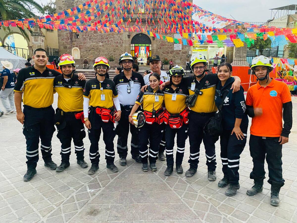 Cruz Ámbar de Tlaquepaque resguardada cementerios por Día de Muertos. Cruz Ámbar de Tlaquepaque resguardada cementerios por Día de Muertos.