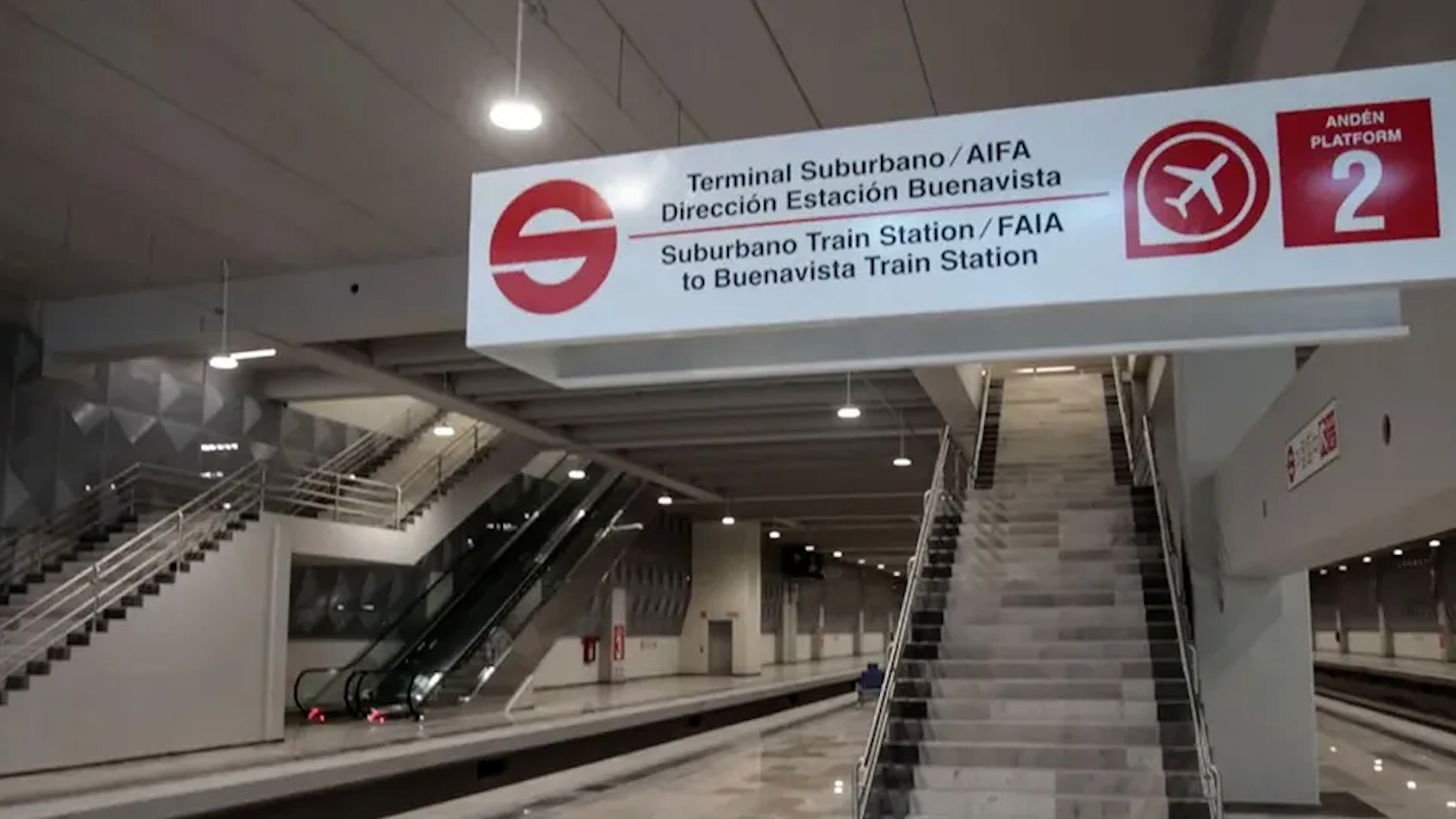 Un fuerte olor a gas proveniente de una construcción cercana a la estación Lechería alertó a las autoridades.