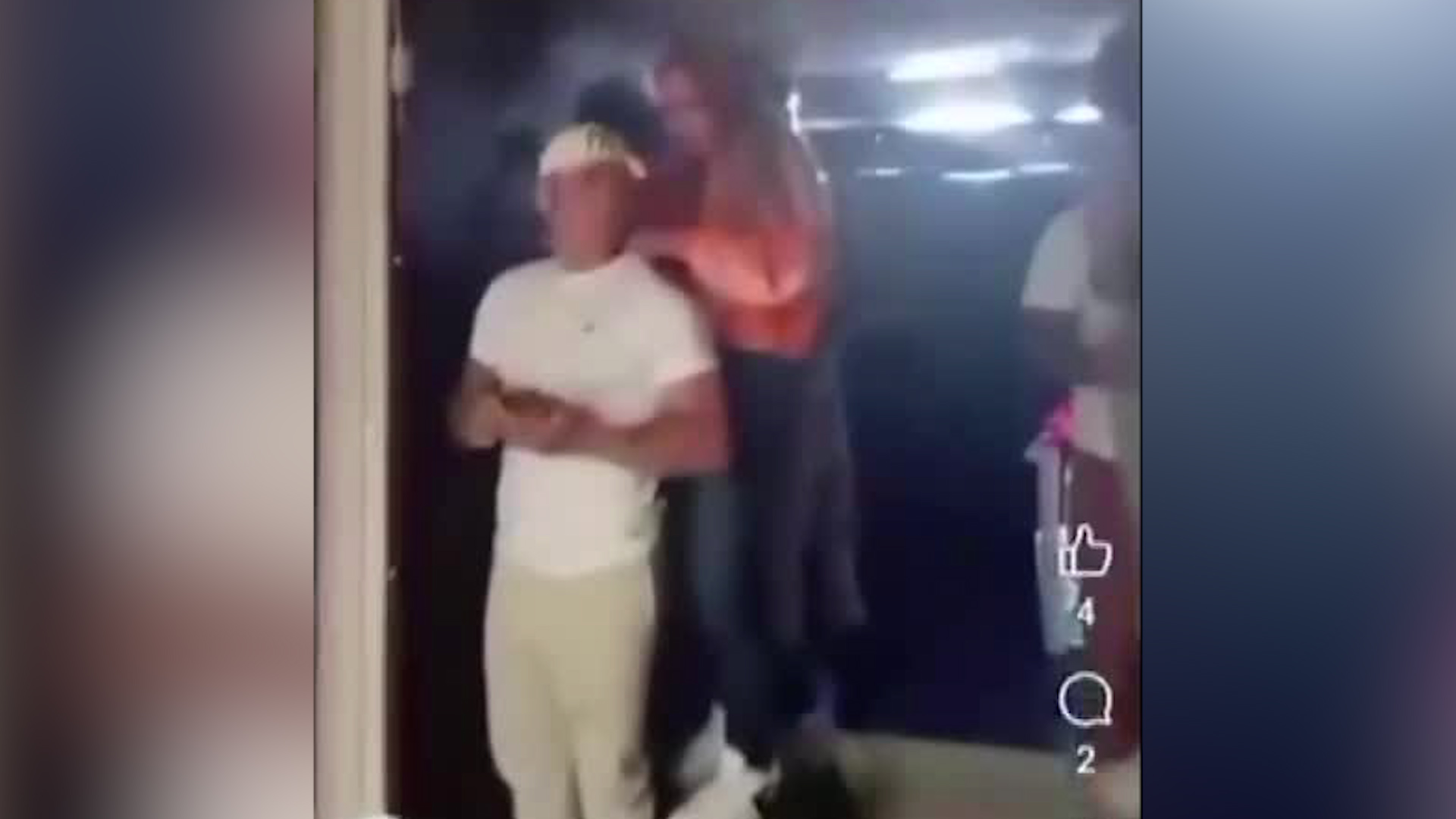 El video difundido en redes sociales muestra a dos internos rodeados de mujeres y alcohol.