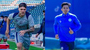 Emiliano Gómez, delantero del Puebla, durante un entrenamiento previo a la jornada 16 y Ángel Sepúlveda, goleador de Cruz Azul, entrenando con el equipo.