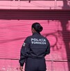Agentes de Dirección de Inspección llevando a cabo la clausura de un negocio con pintura rosa que era una boutique. Agentes de Dirección de Inspección llevando a cabo la clausura de un negocio con pintura rosa que era una boutique.
