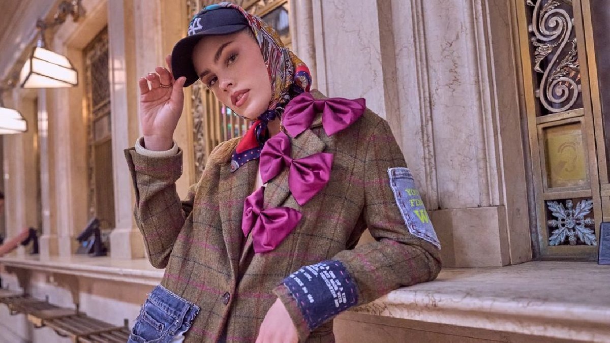 Bere Flores con un diseño de su colección de blazers fusionados con moda Bere Flores con un diseño de su colección de blazers fusionados con moda