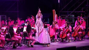 La orquesta tocó el soundtrack de la película Barbie