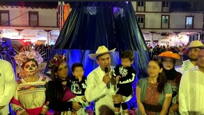 El alcalde de Uruapan, Michoacán, Carlos Manzo se encontraba en el Festival de Día de Muertos cuando fue asesinado.