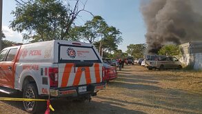 Un incendio en un panteón de Juárez movilizo a cuerpos de rescate