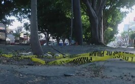 Cinta de policía sobre una calle
