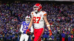 Jugador de Kansas City marcando una anotación en un partido ante Buffalo Bills.
