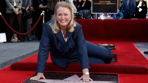 Diane Ladd en la develación de su estrella en el paseo de la fama en hollywood