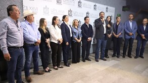 Los alcaldes panistas de Nuevo León pidieron que se les paguen los adeudos deFondo de Desarrollo Municipal.