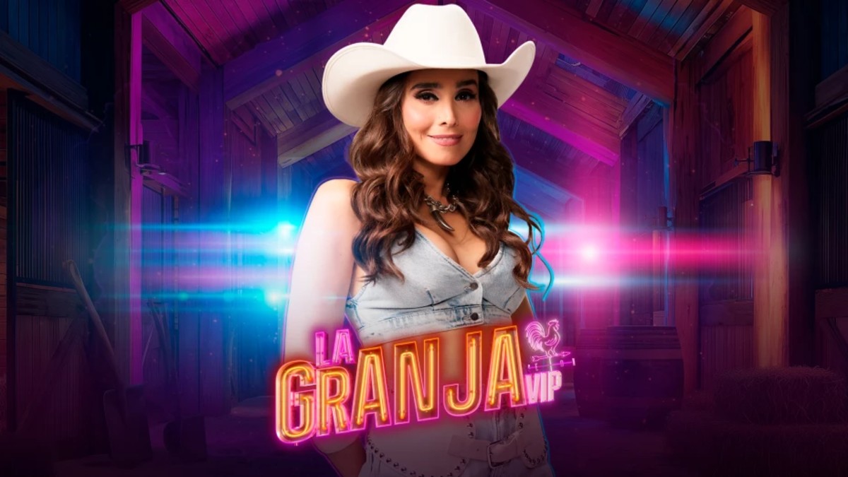 Alex Garza es co-conductora de la edición 2025 de La Granja VIP junto al icónico Adal Ramones y Kristal Silva.