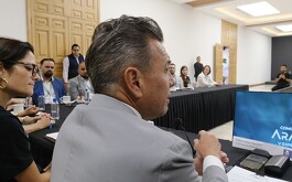 Pablo Lemus de espaldas