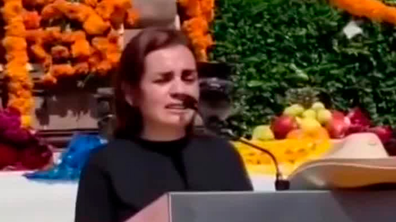 Grecia Quiroz, esposa del alcalde de Uruapan asesinado, conmovió al público al hablar sobre la madre del agresor abatido.