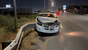Sobrevino el percance al que arribaron a dar vialidad agentes de Tránsito Municipal de Saltillo ante la ausencia de sus colegas de Ramos Arizpe.