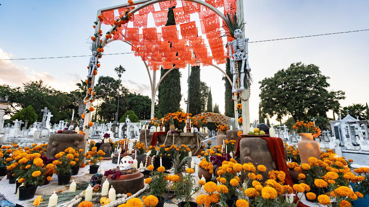 El panteón de Mezquitán en Guadalajara es uno de los pocos con espacios disponibles.