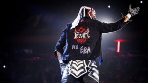 Penta Zero Miedo haciendo una de sus presentaciones en la WWE.