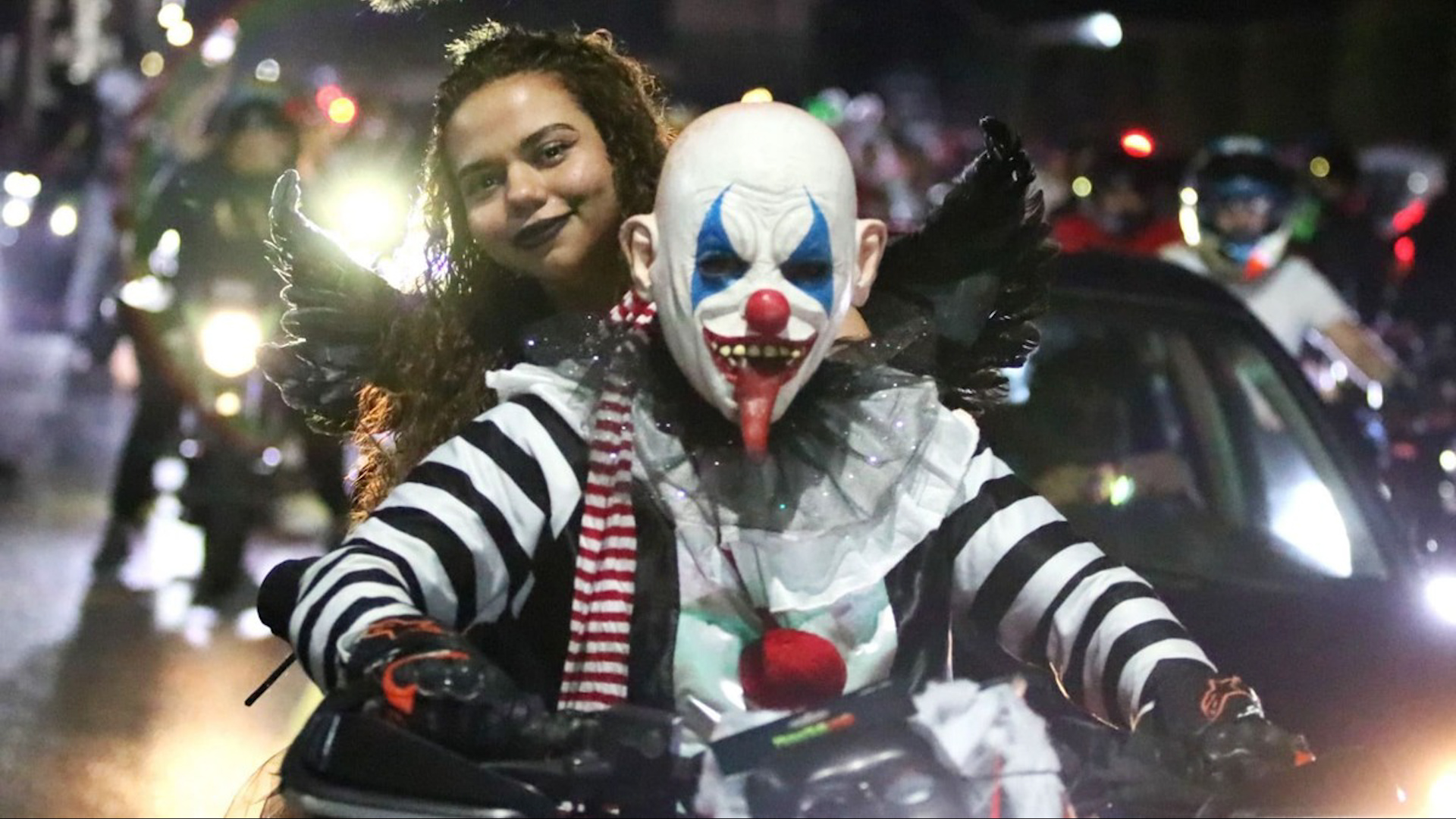 Los elementos policiacos pidieron a los motociclistas que respetaran el reglamento de tránsito.