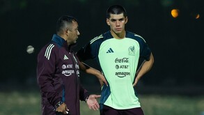 Carlos Cariño con la Selección Mexicana sub-17 en entrenamiento previo al debut en el Mundial sub-17.
