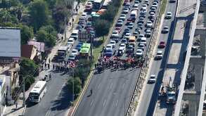 Protesta en avenida Constitución en Monterrey