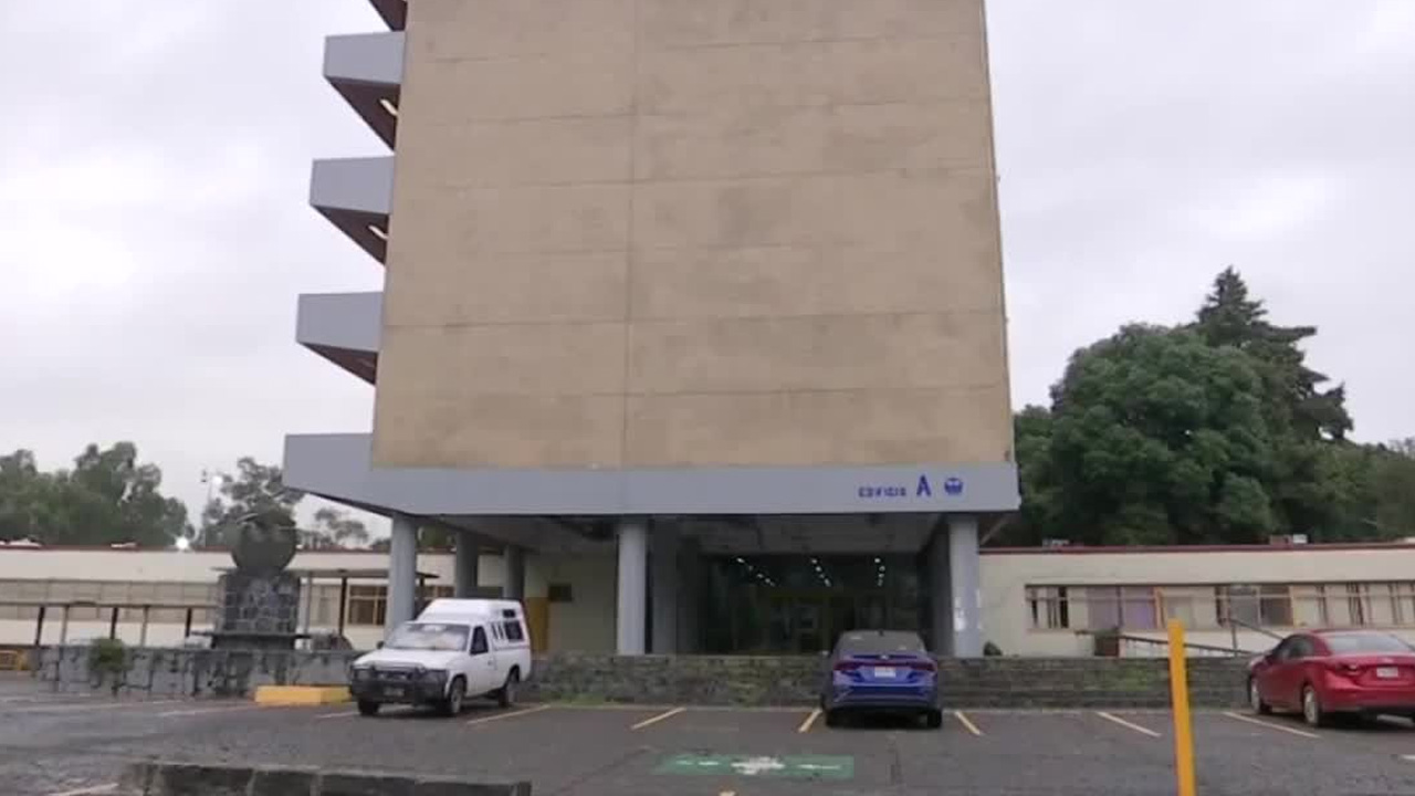 A un mes de actividades en línea, la Facultad de Química de la UNAM intentó reanudar clases presenciales este 3 de noviembre, pero estudiantes se opusieron.