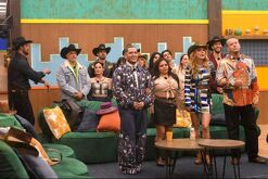 La imagen que muestra una vaca, un pato y una borrega con gafas de sol fue utilizada por la producción de “La Granja VIP” para anunciar su acceso 24/7.