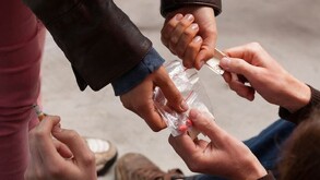 37 adolescentes son detenidos cada mes por su presunta participación en delitos contra la salud, principalmente por la venta de drogas.