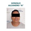 Ficha de vinculación a proceso con la foto del presunto ladrón usando una playera gris tras ser detenido por la Fiscalía de Jalisco