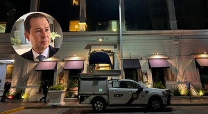 Imagen que describe al director de la AEI hablando del caso de un feminicidio en Monterrey.