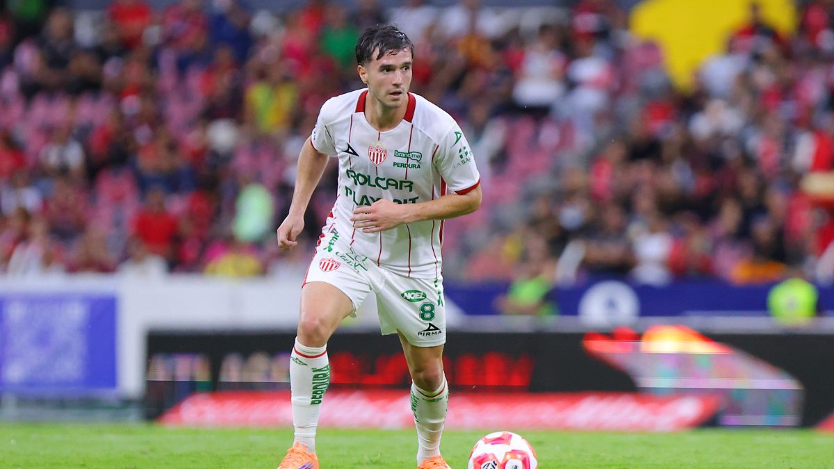 Agustín Palavecino en un partido con el Necaxa