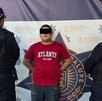 Hombre es detenido por intentarse brincar barda