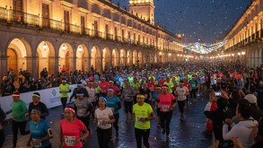 La Carrera Nocturna 2025 se llevará a cabo el sábado 8 de noviembre de 2025, a un costado del Jardín Zenea, en el Centro Histórico de Querétaro.