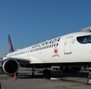 Avión en pista de aterrizaje Air Canadá